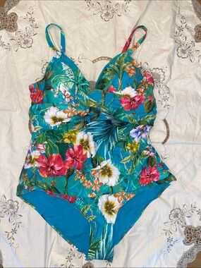 Jantzen One Piece Swimsuit Palm and Tropic Size 16 NWT